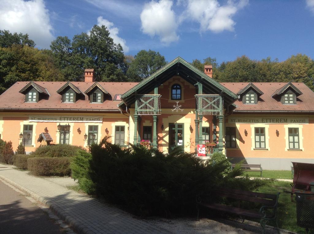 St. Hubertus Etterem Es Panzio *