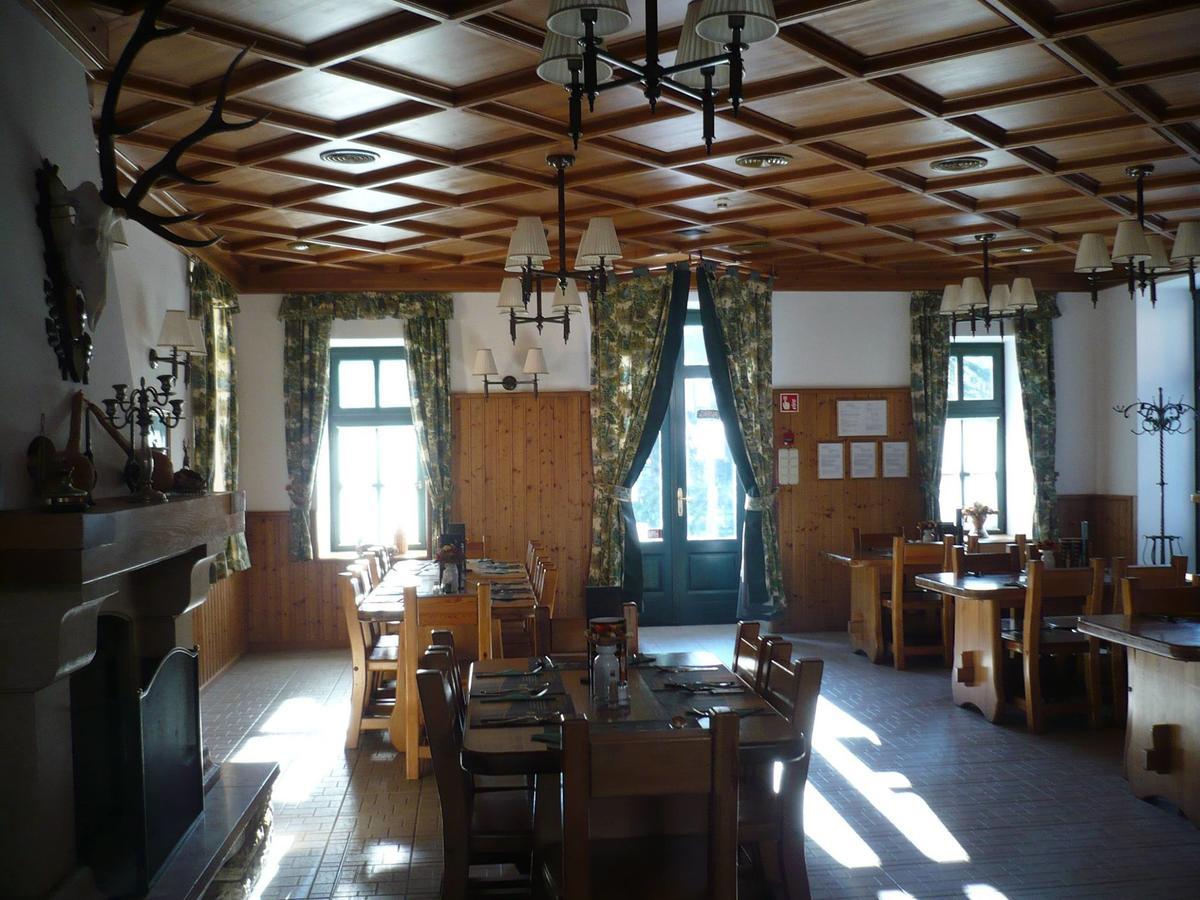 St. Hubertus Etterem Es Panzio Nocleg ze śniadaniem